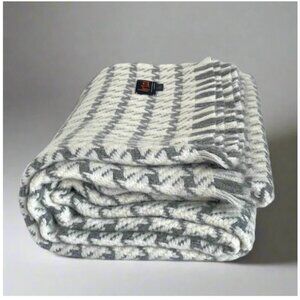 ARTZNL 100% Baby Alpaca Houndstooth Throw Blanket Large Soft Warm Luxury Gray